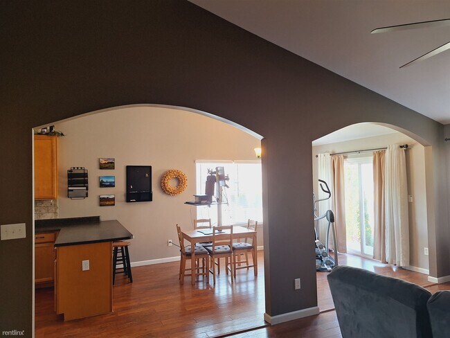 Foto del edificio - 3 br, 2 bath House - 1120 Duxbury Lane