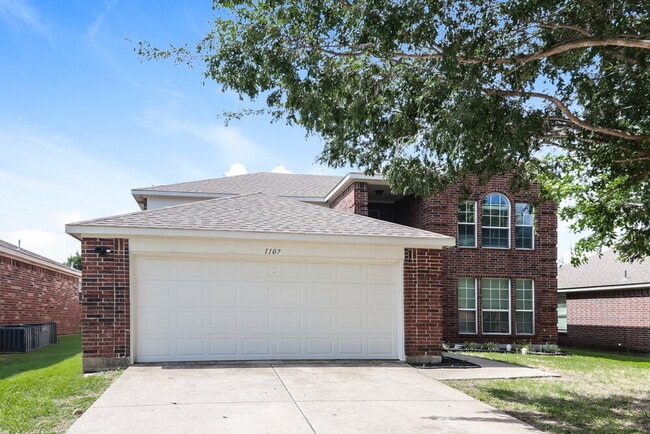 Building Photo - 1107 Caroline Dr