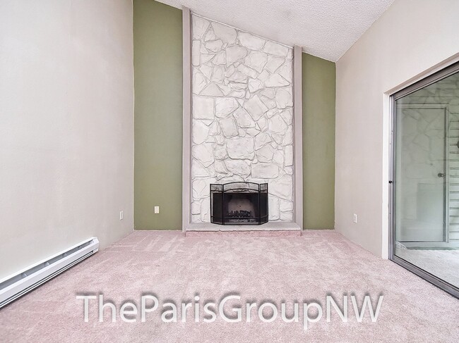 Foto del edificio - 3BR Top Flr Fairwood Condo – Great Locatio...