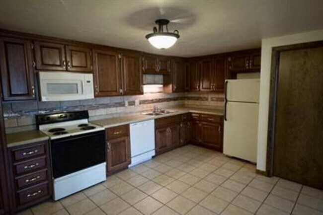 Building Photo - 2344 Canter Ln