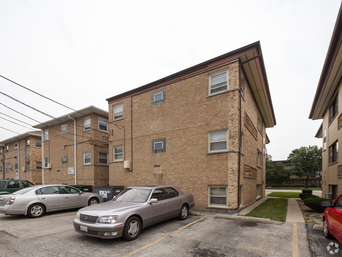 Building Photo - 8639 W Berwyn Ave