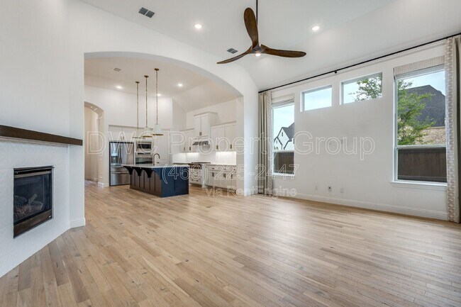 Foto del edificio - 3213 Alexandra Ln