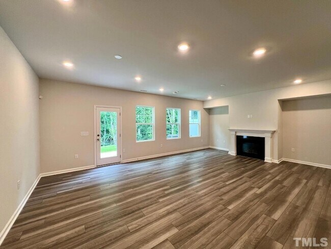 Foto del edificio - 212 Hiking Hl Ln