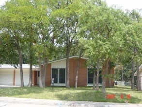 Building Photo - 61 Somerset Terrace