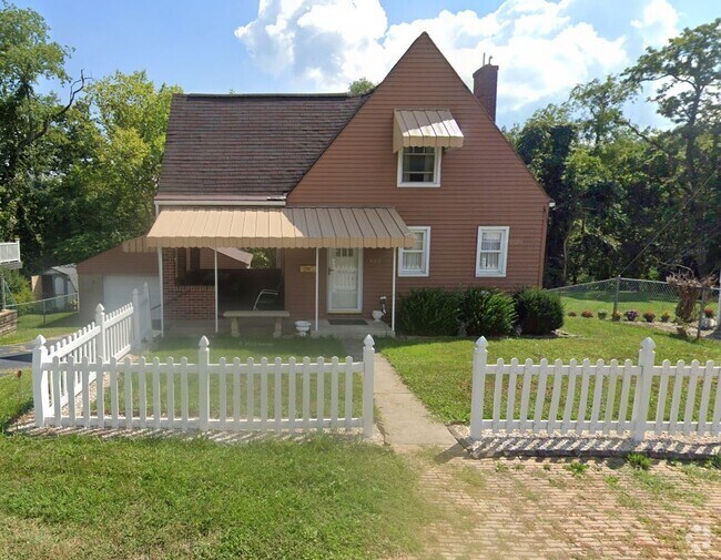 Park Terrace Apartments for Rent with Parking North Versailles, PA