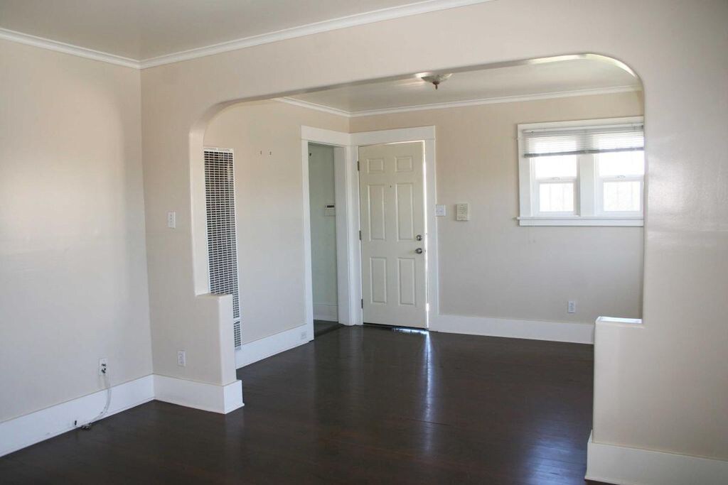 Front room - 3910 Arlington Ave