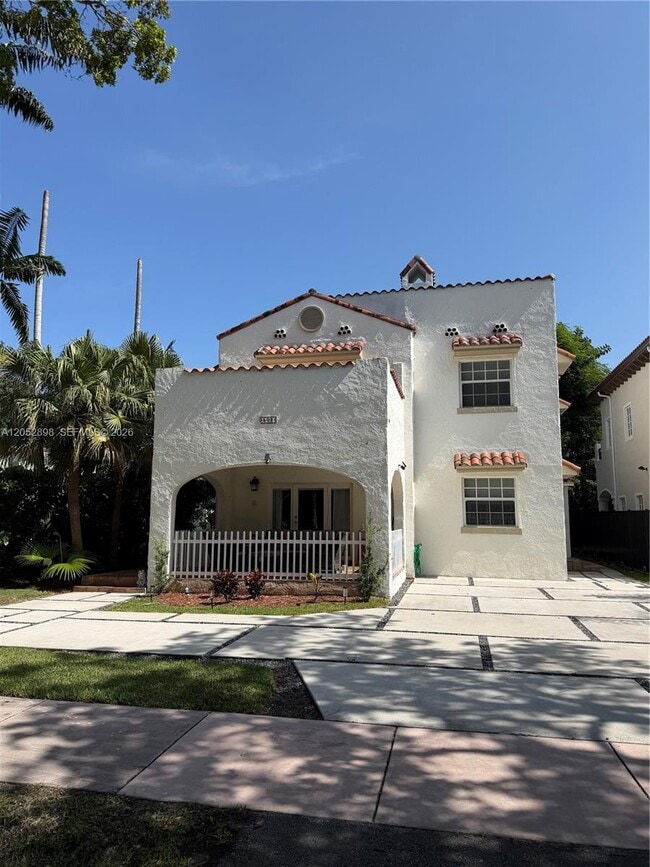 Building Photo - 502 Madeira Ave