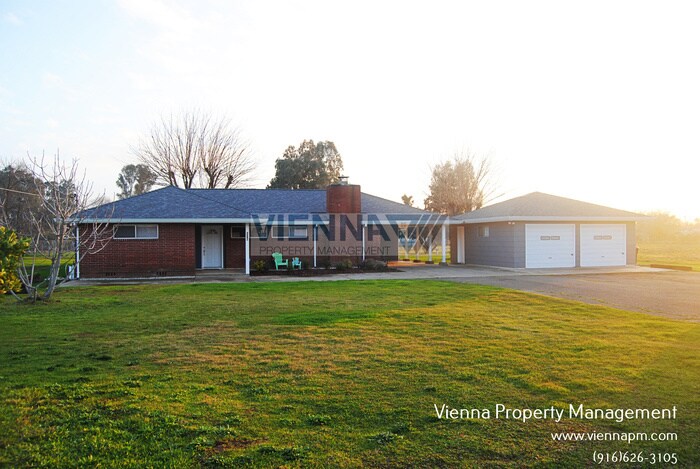 Primary Photo - 7261 Dry Creek Rd