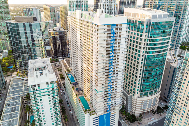 Foto del edificio - 1200 Brickell Bay Dr