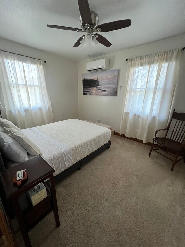 Foto principal - 1004 E 5th St