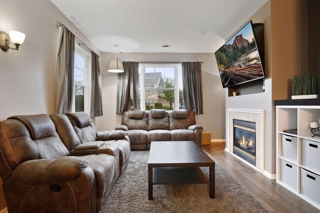 Building Photo - 17083 Encina Path