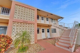Building Photo - 2909 Middle River Dr