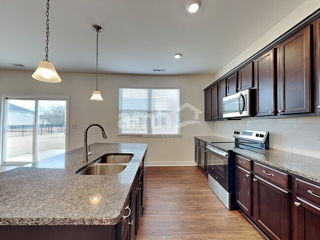 Foto del edificio - 417 Bluewater Dr