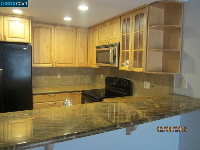 Building Photo - 327 Pantano Cir
