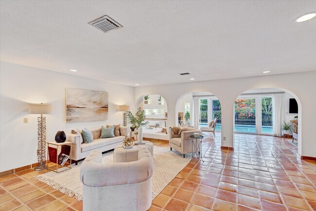 Foto del edificio - 1732 NE 36th St