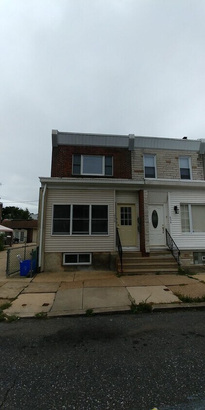 Primary Photo - 636 Fanshawe Street