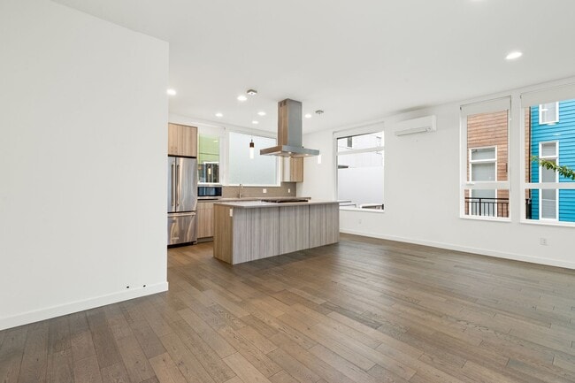 Foto del edificio - Gorgeous 3 Bd/2.5 Ba Seattle Townhouse