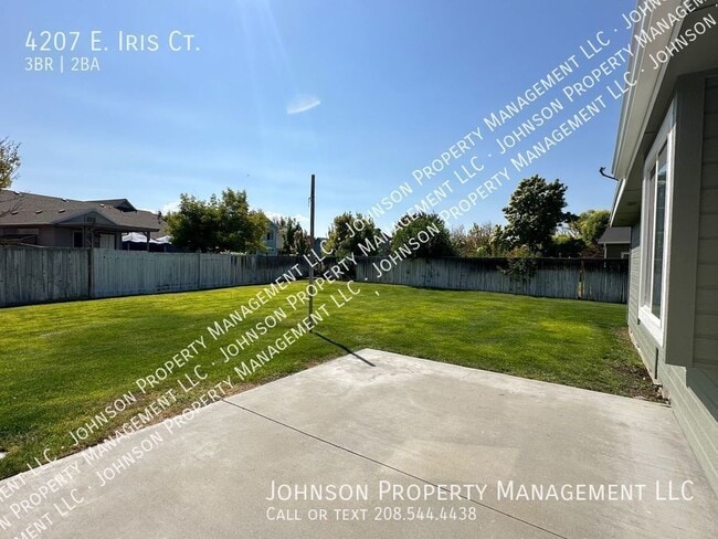 Building Photo - 4207 E Iris Ct