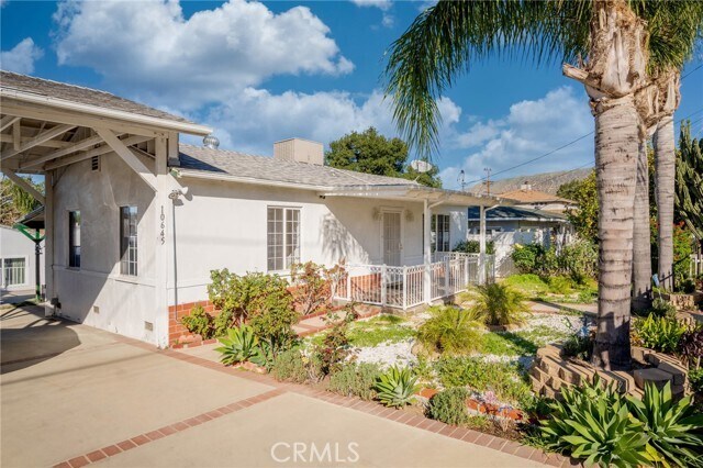 Foto principal - 10645 Mather Ave