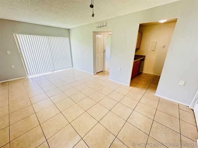 Foto del edificio - 1101 Benoist Farms Rd