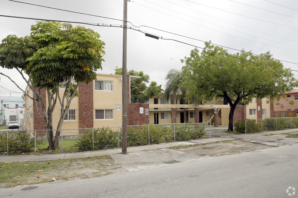 Building Photo - Renaissance Homes Apartments