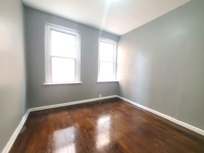 Building Photo - 482 N 12th St