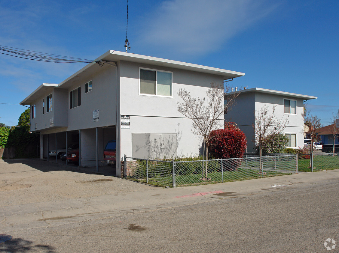 Building Photo - 1319 Rogell Ave