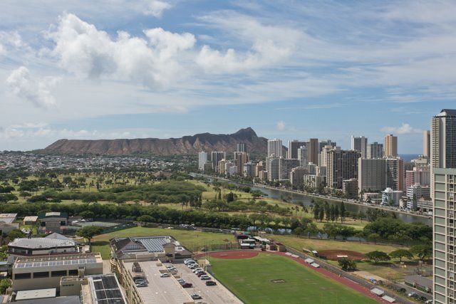 Foto del edificio - KAPIOLANI 2 Bedroom - Spacious and Bright ...
