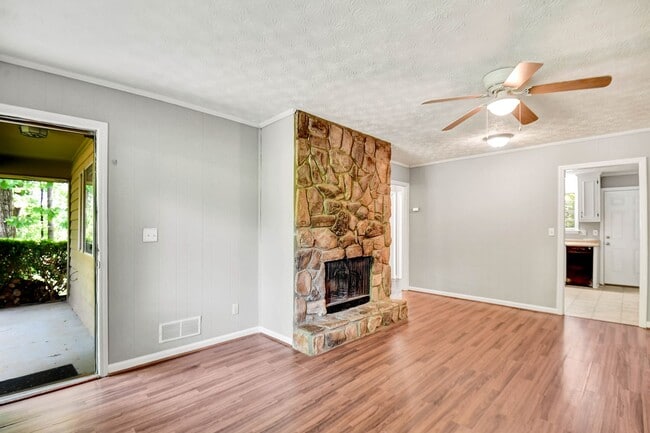 Building Photo - 80 Cedar Dr