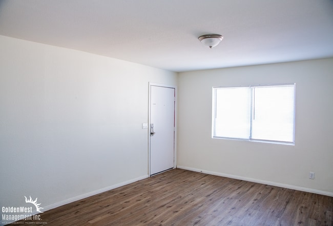 Foto del edificio - Cozy 1Bdm 1Ba Apartment in the Heart of Las Vegas