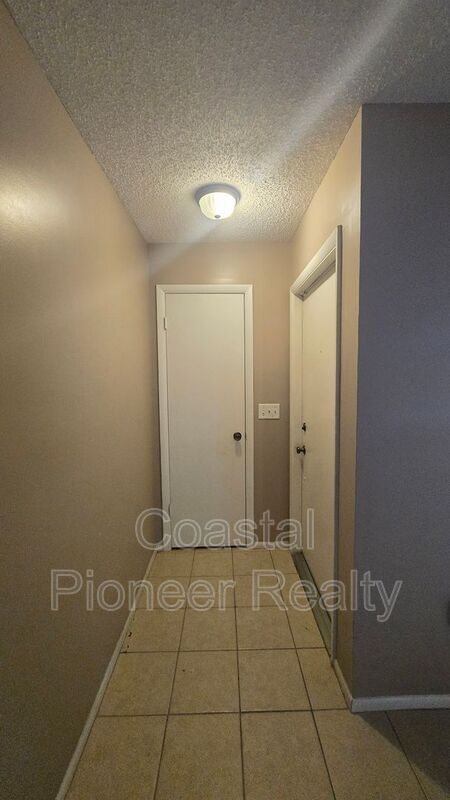 Building Photo - 12921 126th Terrace N