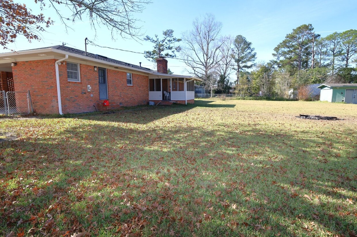 Foto del edificio - 4018 N Oak Street Extension