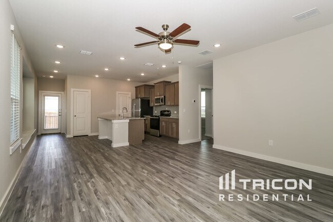 Building Photo - 612 Lindheimer Ln