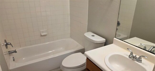 Building Photo - 1304 Anna Palm Way