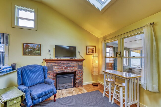 Foto del edificio - 787 E Lakeshore Dr