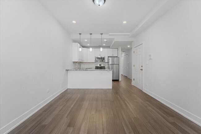 Foto del edificio - 1645 W 17th St