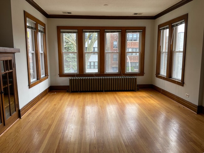 Building Photo - 4848 N Kilbourn Ave