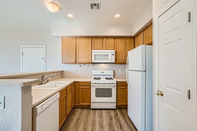 Foto del edificio - Beautiful 2 Story Home with 3 Bedrooms!