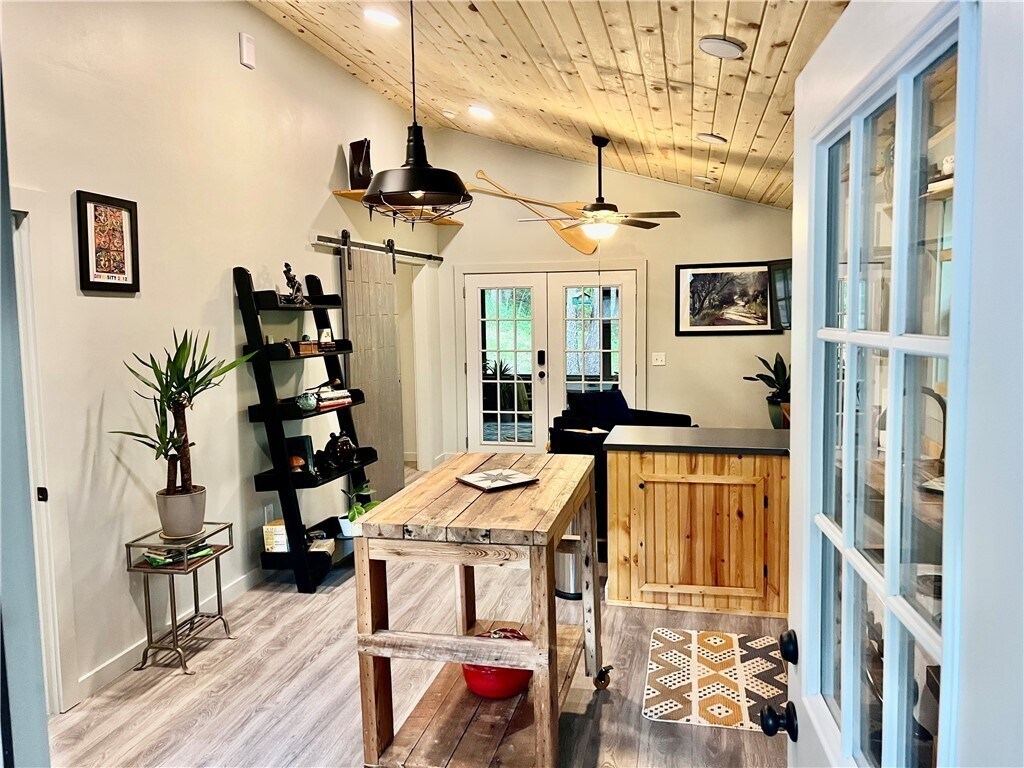 106 Washington St, Eureka Springs, AR 72632 House Rental in Eureka