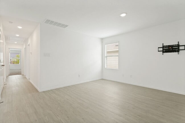 Building Photo - Modern 4-Bedroom Home Near Lackland AFB
