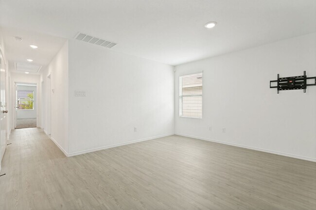 Foto del edificio - Modern 4-Bedroom Home Near Lackland AFB
