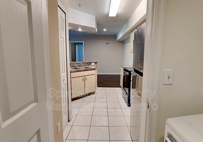 Building Photo - 814 Crest Pines Dr