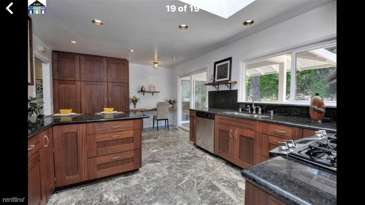 Primary Photo - 27980 Edgecliff Way