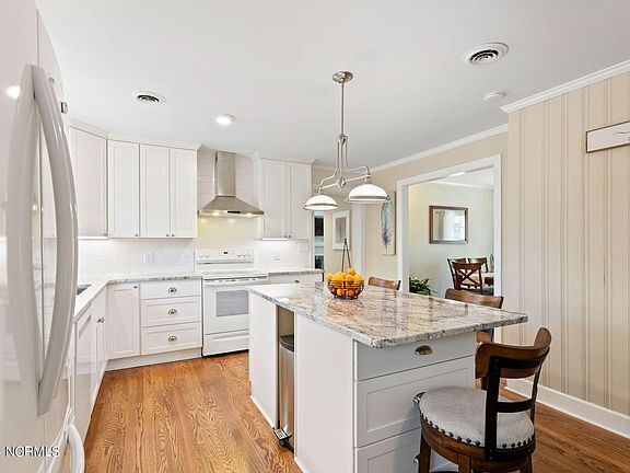 Building Photo - Build Equity While Leasing - Lease and Own...