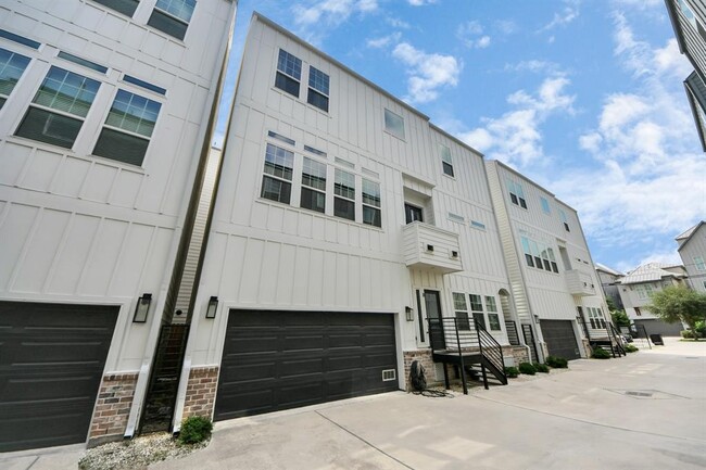 Foto del edificio - 1223 W 16th St