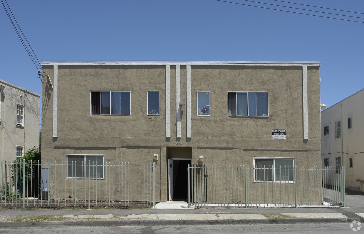 Primary Photo - 424-426 W 10th St