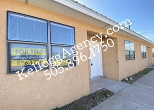 Building Photo - 537 Tulip Rd SE