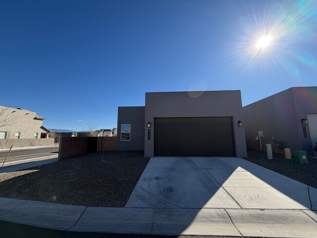Foto del edificio - 2 Bedroom Single Story New Build in Mesa Del Sol Near Netflix Studios!
