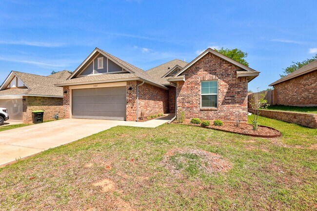 Building Photo - 1107 Magnolia Drive in Noble Available NOW...