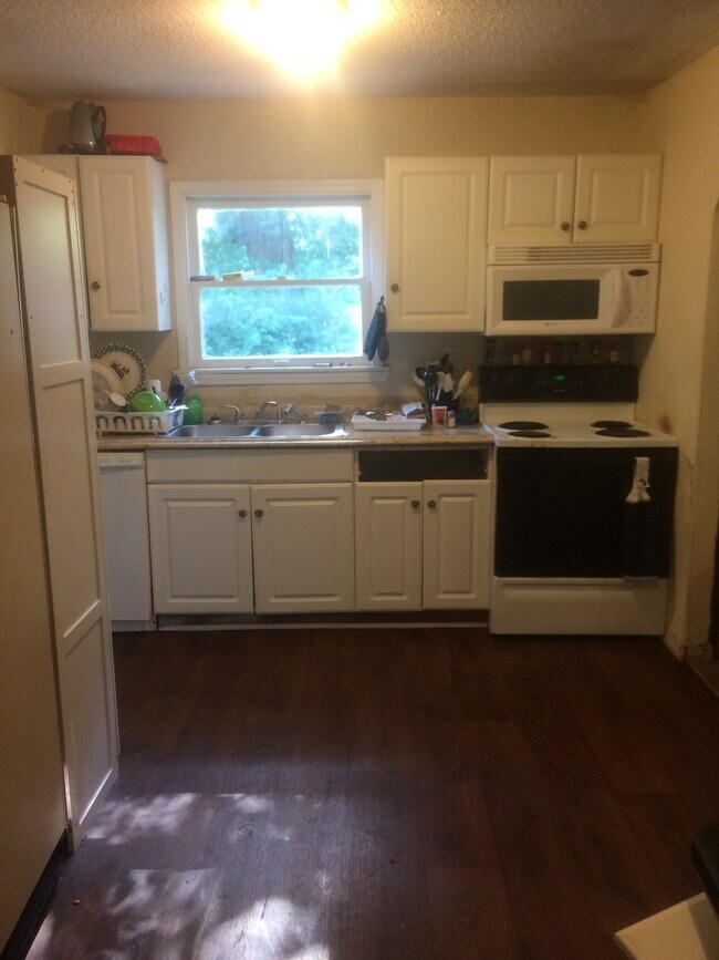 Foto del edificio - 6508 Blue Ridge Blvd